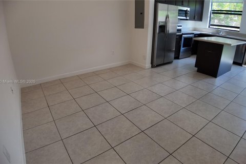 Villa ou maison à vendre à Miami, Floride: 3 chambres, 122.63 m2 № 1922201 - photo 12