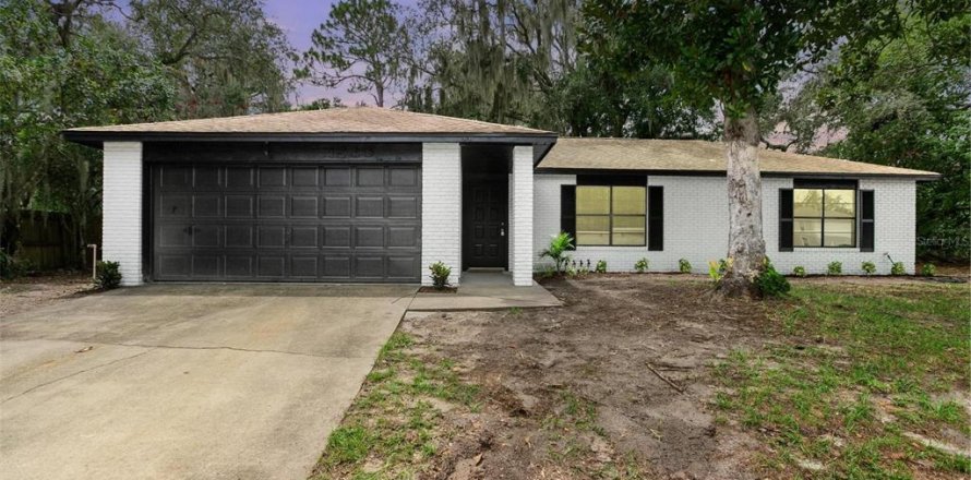 Casa en Deltona, Florida 3 dormitorios, 137.5 m2 № 1876058