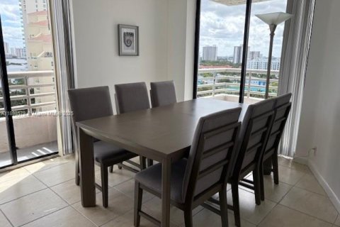 Condominio en alquiler en Aventura, Florida, 2 dormitorios, 120.96 m2 № 1950085 - foto 15