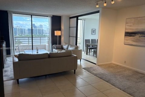 Condominio en alquiler en Aventura, Florida, 2 dormitorios, 120.96 m2 № 1950085 - foto 14