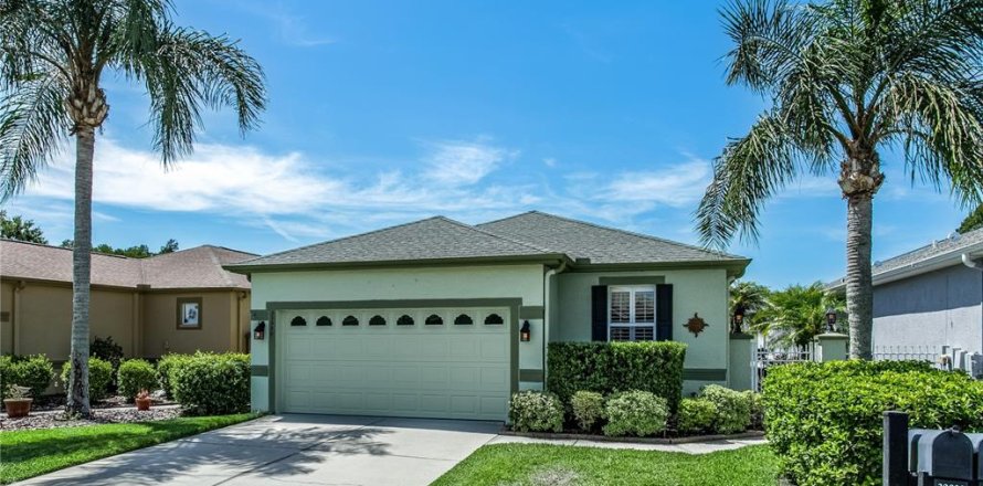 Villa ou maison à Land O' Lakes, Floride 2 chambres, 157.75 m2 № 2227422