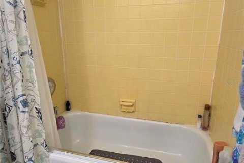 House in Port Charlotte, Florida 2 bedrooms, 104.79 sq.m. № 1636695 - photo 15