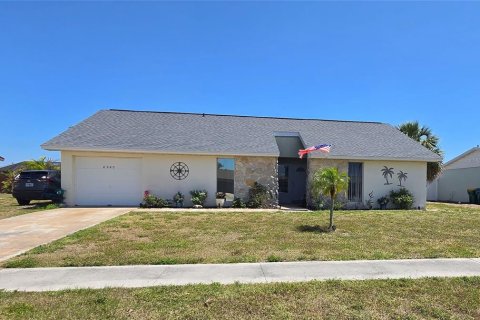 House in Port Charlotte, Florida 2 bedrooms, 104.79 sq.m. № 1636695 - photo 1