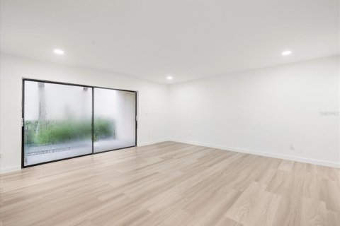 Copropriété à vendre à Tampa, Floride: 2 chambres, 110.65 m2 № 1905169 - photo 9