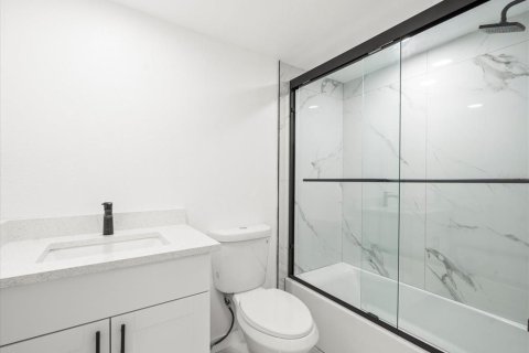 Copropriété à vendre à Tampa, Floride: 2 chambres, 110.65 m2 № 1905169 - photo 13