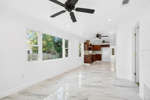 House in Ocala, Florida 3 bedrooms, 85.84 sq.m. № 2227068 - photo 5