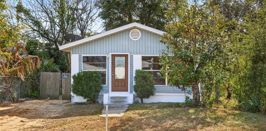 House in Ocala, Florida 3 bedrooms, 85.84 sq.m. № 2227068