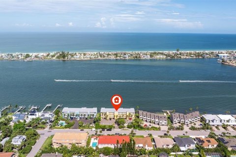 Condominio en venta en Tierra Verde, Florida, 2 dormitorios, 118.91 m2 № 1838825 - foto 1