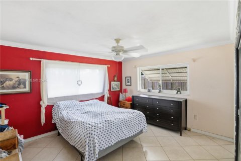 House in Oakland Park, Florida 3 bedrooms, 124.21 sq.m. № 1988107 - photo 18