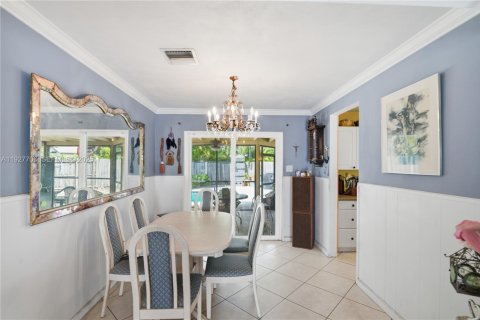 House in Oakland Park, Florida 3 bedrooms, 124.21 sq.m. № 1988107 - photo 11