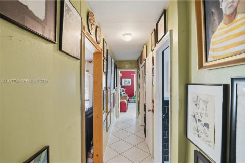 House in Oakland Park, Florida 3 bedrooms, 124.21 sq.m. № 1988107 - photo 26