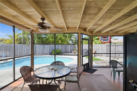 House in Oakland Park, Florida 3 bedrooms, 124.21 sq.m. № 1988107 - photo 27