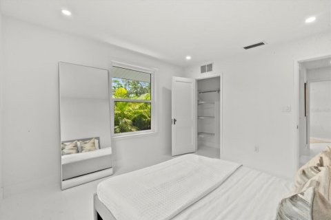 House in Sarasota, Florida 3 bedrooms, 120.77 sq.m. № 1792685 - photo 17