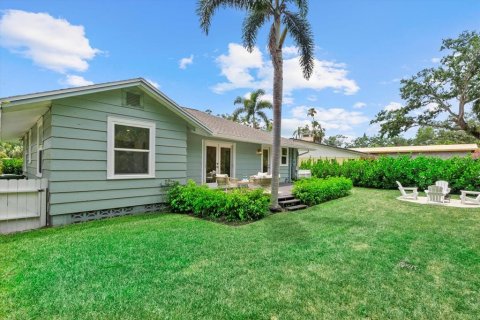House in Sarasota, Florida 3 bedrooms, 120.77 sq.m. № 1792685 - photo 25