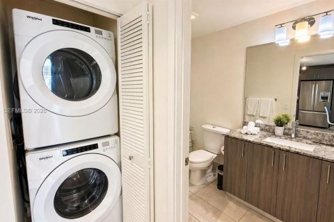 Condo in Doral, Florida, 1 bedroom № 2181777 - photo 11