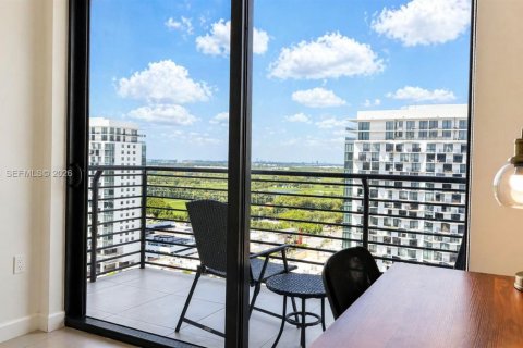 Condo in Doral, Florida, 1 bedroom № 2181777 - photo 4