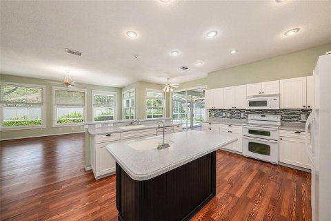 House in Plant City, Florida 4 bedrooms, 256.87 sq.m. № 1815025 - photo 13