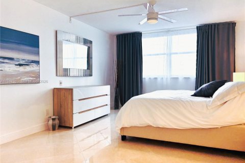 Copropriété à vendre à Hallandale Beach, Floride: 2 chambres, 111.48 m2 № 1999185 - photo 26