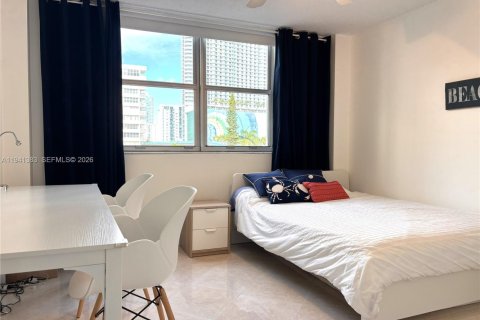 Copropriété à vendre à Hallandale Beach, Floride: 2 chambres, 111.48 m2 № 1999185 - photo 22