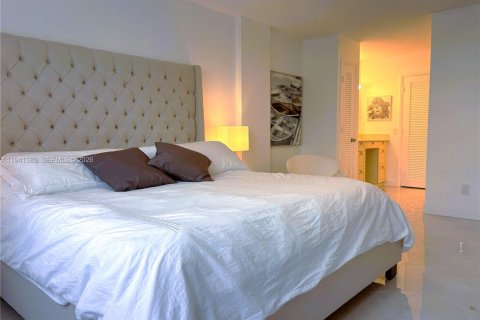 Copropriété à vendre à Hallandale Beach, Floride: 2 chambres, 111.48 m2 № 1999185 - photo 28