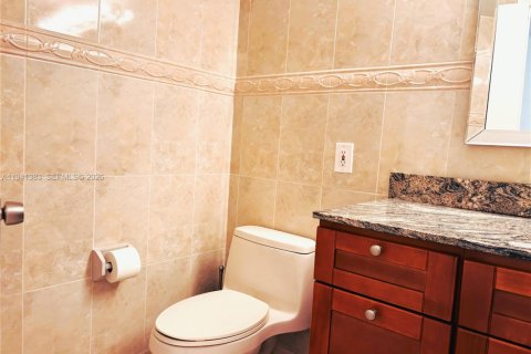 Copropriété à vendre à Hallandale Beach, Floride: 2 chambres, 111.48 m2 № 1999185 - photo 20