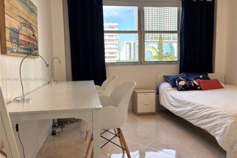 Copropriété à vendre à Hallandale Beach, Floride: 2 chambres, 111.48 m2 № 1999185 - photo 21