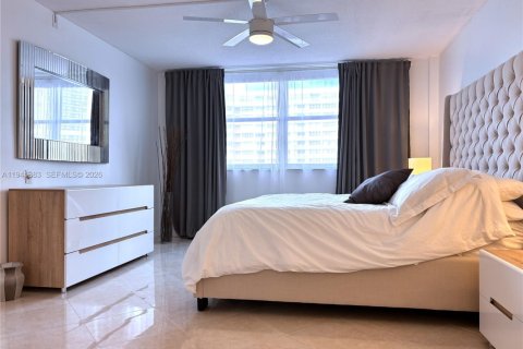 Copropriété à vendre à Hallandale Beach, Floride: 2 chambres, 111.48 m2 № 1999185 - photo 27