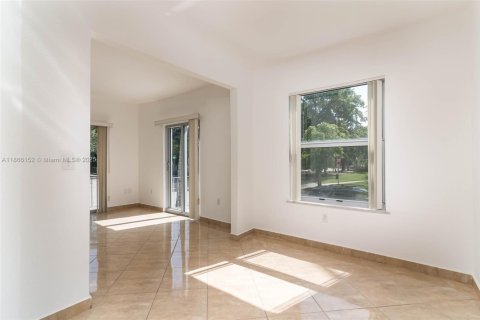 Снять в аренду виллу или дом в Майами, Флорида 48.31м2, № 1926381 - фото 6