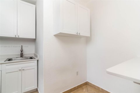 Снять в аренду виллу или дом в Майами, Флорида 48.31м2, № 1926381 - фото 17