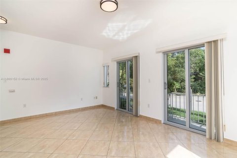 Снять в аренду виллу или дом в Майами, Флорида 48.31м2, № 1926381 - фото 4