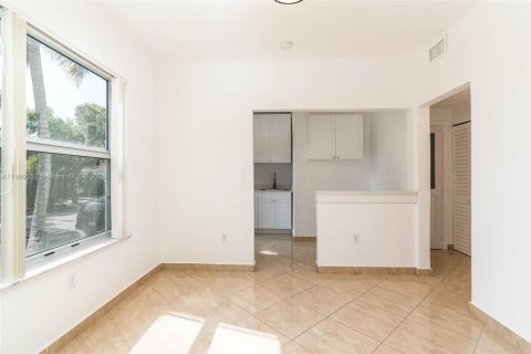 Снять в аренду виллу или дом в Майами, Флорида 48.31м2, № 1926381 - фото 5