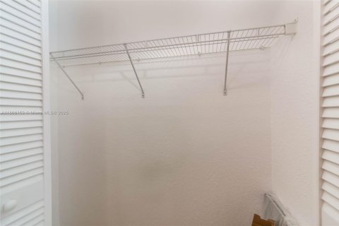 Снять в аренду виллу или дом в Майами, Флорида 48.31м2, № 1926381 - фото 19