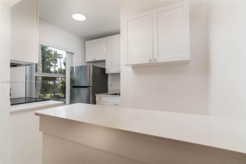 Снять в аренду виллу или дом в Майами, Флорида 48.31м2, № 1926381 - фото 24