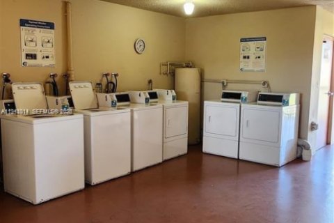 Снять в аренду кондоминиум в Холливуд, Флорида 1 спальня, 66.89м2, № 1999307 - фото 30