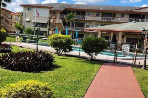 Снять в аренду кондоминиум в Холливуд, Флорида 1 спальня, 66.89м2, № 1999307 - фото 28