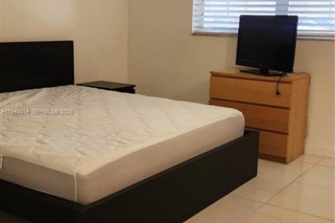 Снять в аренду кондоминиум в Холливуд, Флорида 1 спальня, 66.89м2, № 1999307 - фото 24