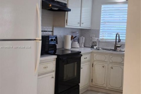 Снять в аренду кондоминиум в Холливуд, Флорида 1 спальня, 66.89м2, № 1999307 - фото 16