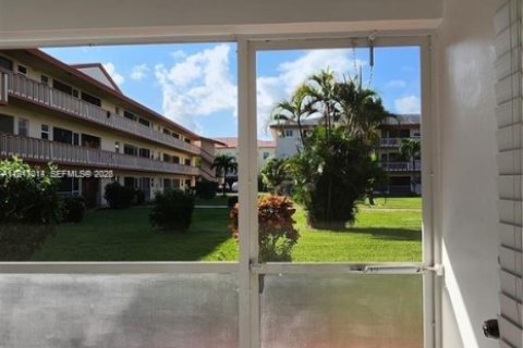 Снять в аренду кондоминиум в Холливуд, Флорида 1 спальня, 66.89м2, № 1999307 - фото 3