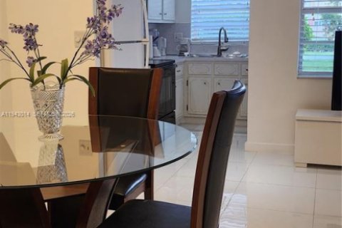 Снять в аренду кондоминиум в Холливуд, Флорида 1 спальня, 66.89м2, № 1999307 - фото 8