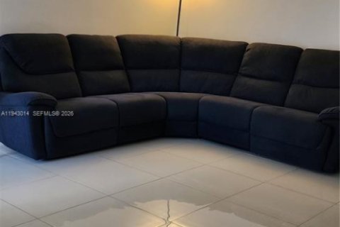 Снять в аренду кондоминиум в Холливуд, Флорида 1 спальня, 66.89м2, № 1999307 - фото 13