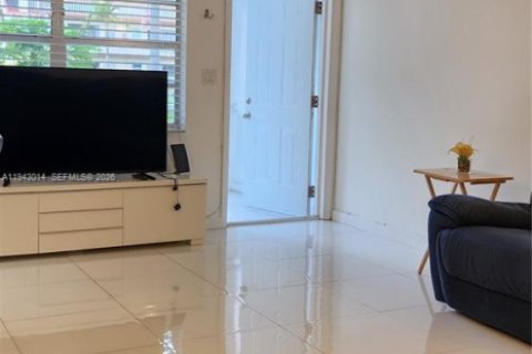 Снять в аренду кондоминиум в Холливуд, Флорида 1 спальня, 66.89м2, № 1999307 - фото 10