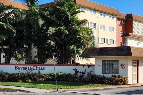 Снять в аренду кондоминиум в Холливуд, Флорида 1 спальня, 66.89м2, № 1999307 - фото 2