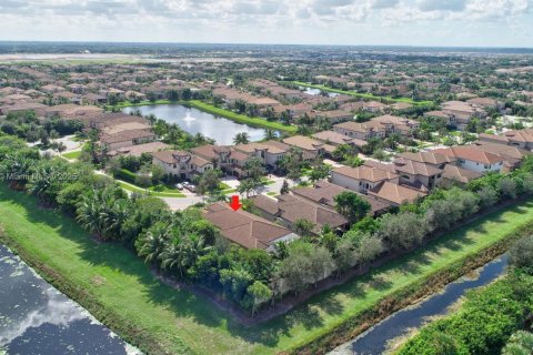 Casa en venta en Delray Beach, Florida, 3 dormitorios, 301.84 m2 № 1975998 - foto 9