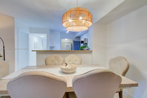 Copropriété à vendre à Coconut Creek, Floride: 3 chambres, 104.52 m2 № 2049403 - photo 11