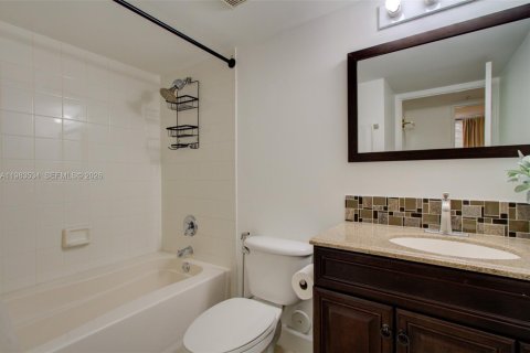 Copropriété à vendre à Coconut Creek, Floride: 3 chambres, 104.52 m2 № 2049403 - photo 27