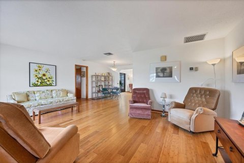 Casa en venta en North Port, Florida, 2 dormitorios, 143.63 m2 № 1822390 - foto 5