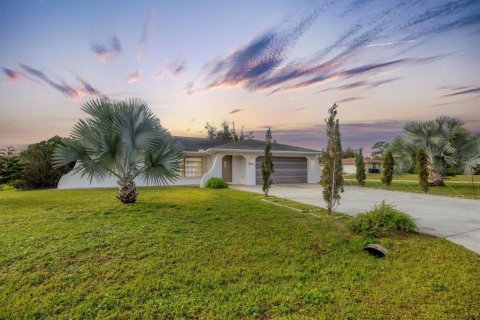 Casa en venta en North Port, Florida, 2 dormitorios, 143.63 m2 № 1822390 - foto 1