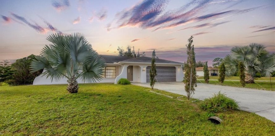 House in North Port, Florida 2 bedrooms, 143.63 sq.m. № 1822390