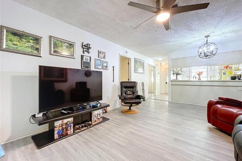 House in Spring Hill, Florida 2 bedrooms, 92.44 sq.m. № 1754559 - photo 6