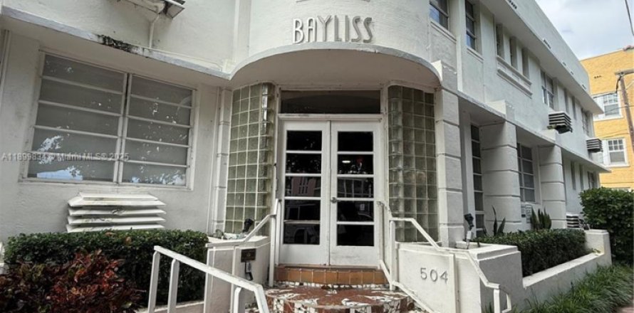Condominio en Miami Beach, Florida, 1 dormitorio  № 1952488